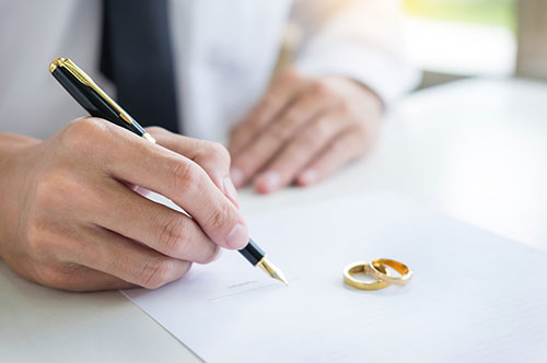 婚前契約書とは｜作成するメリットと注意点を解説